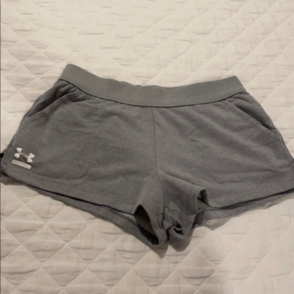 Under armour women’s grey shorts